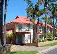 Sapphire Court Holiday Units - Melbourne Tourism