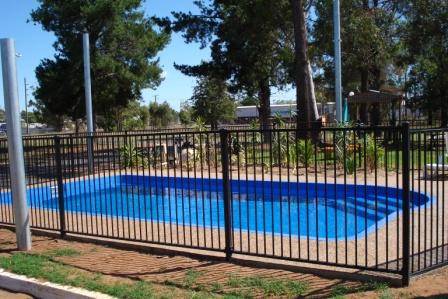 Silver Oaks Motel - Melbourne Tourism 0
