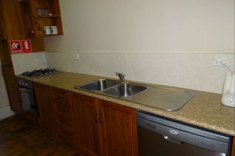 Silver Hill Townhouse - Melbourne Tourism 5