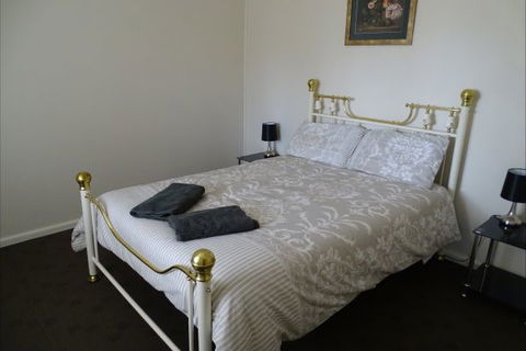 Silver Hill Townhouse - Melbourne Tourism 12