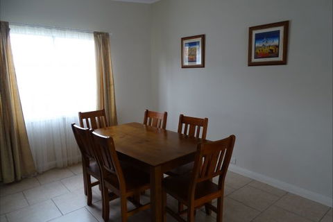 Silver Hill Townhouse - Melbourne Tourism 14