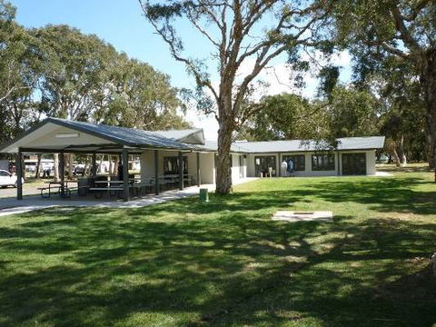Swansea Gardens Lakeside Holiday Park - Melbourne Tourism 2