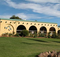 Tarcutta Halfway Motor Inn/Horse Hotel - Melbourne Tourism