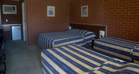 Junction Motor Inn - Melbourne Tourism 4