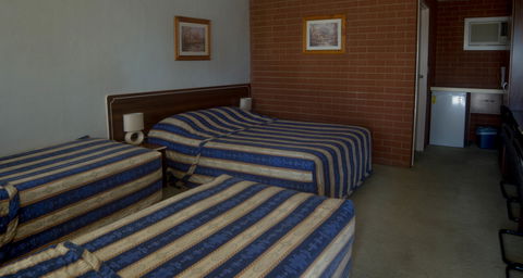 Junction Motor Inn - Melbourne Tourism 6