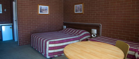 Junction Motor Inn - Melbourne Tourism 7