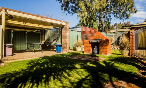 Junction Motor Inn - Melbourne Tourism 13
