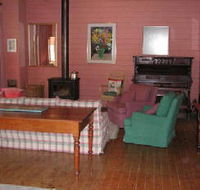 The Old School Country Retreat - Melbourne Tourism