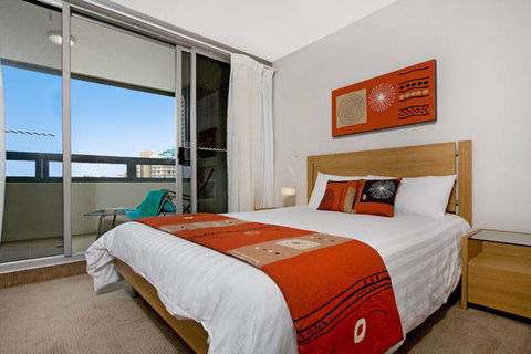 Tweed Ultima - Melbourne Tourism 0