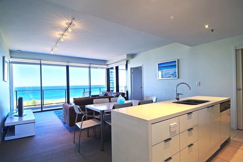 Ultra Broadbeach - Melbourne Tourism 3