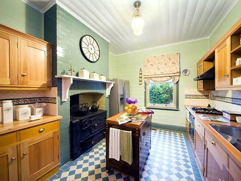 Varenna Luxury Accommodation - Melbourne Tourism 1