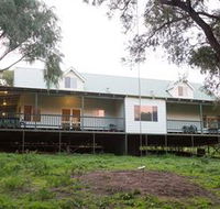 Sea Breeze Chalets - Melbourne Tourism