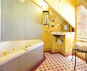 Como Cottages - Melbourne Tourism 7