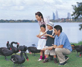 Lake Monger - Melbourne Tourism 0