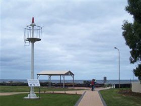 Turnbull Park, Centenary Park And Foreshore - Melbourne Tourism 0