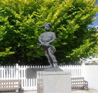 Alexander Cameron Statue - Melbourne Tourism