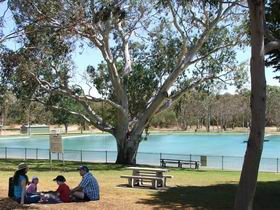 Naracoorte Nature Park And Swimming Lake - Melbourne Tourism 0