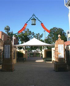 Gympie And Widgee War Memorial Gates - Melbourne Tourism 0