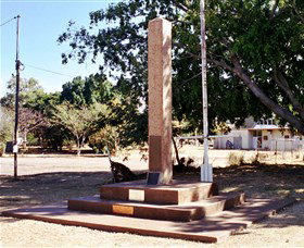 Mount Isa Memorial Cenotaph - Melbourne Tourism 0