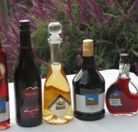 Hartzview Vineyard Heritage Pickers Hut Village - Melbourne Tourism