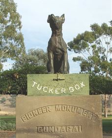 The Dog On The Tucker Box - Melbourne Tourism 0