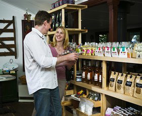 Poachers Pantry And Wily Trout Vineyard - Melbourne Tourism 4