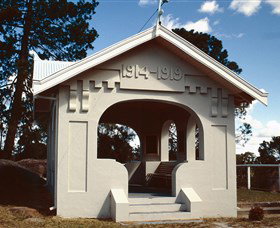 Stanthorpe Soldiers Memorial - Melbourne Tourism 0