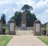 Warwick War Memorial and Gates - Melbourne Tourism