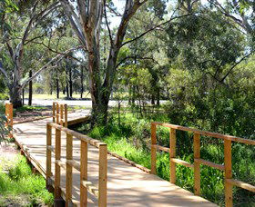 Green Corridor Walking Track - Melbourne Tourism 0