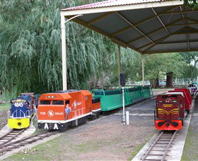 Holbrook Miniature Railway - Melbourne Tourism 1