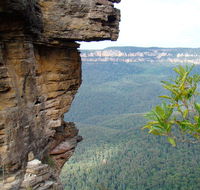 Three Sisters - Honeymoon Bridge - Melbourne Tourism