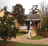 Australian Alpaca Barn - Hunter Valley Gardens - Melbourne Tourism