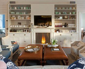 East Coast Lounge - Melbourne Tourism 1