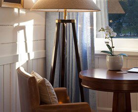 East Coast Lounge - Melbourne Tourism 4