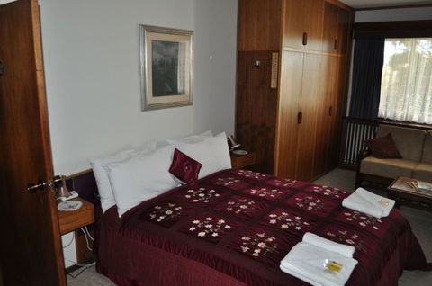 Sages Haus Bed And Breakfast - Melbourne Tourism 4