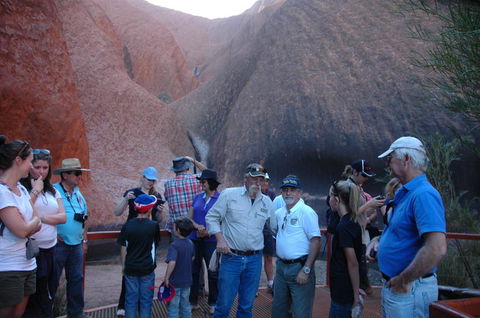 Uluru (Ayers Rock) And The Olgas Tour Including Sunset Dinner From Alice Springs - Melbourne Tourism 6