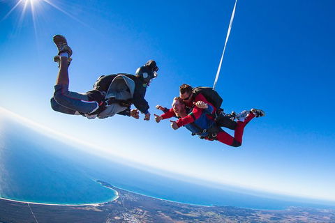 Byron Bay Tandem Sky Dive - Melbourne Tourism 0