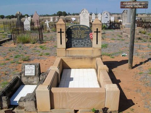 Blackall Cemetery - Melbourne Tourism 0