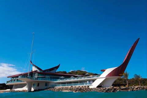 Hamilton Island Yacht Club - Melbourne Tourism 2