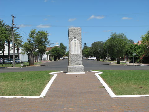 War Memorial And Heroes Avenue, Roma - Melbourne Tourism 0