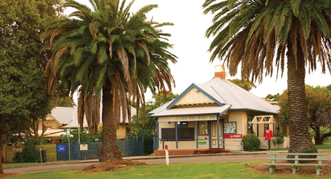 The Flinders Hinterland Scenic Drive - Melbourne Tourism 0