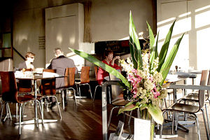 R Bar Restaurant Port Melbourne - Melbourne Tourism 0