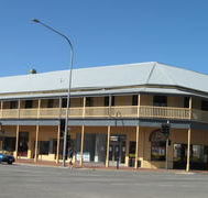 Colac Hotel - Melbourne Tourism