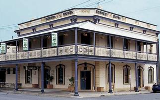 Exeter Hotel Semaphore - Melbourne Tourism 0
