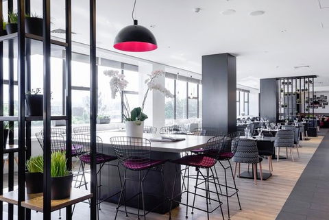 MRepublic Restaurant, Bar And Lounge - Melbourne Tourism 1