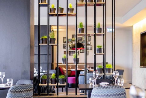 MRepublic Restaurant, Bar And Lounge - Melbourne Tourism 3