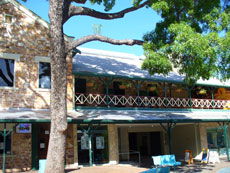 Victoria Hotel - Melbourne Tourism 2