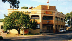 Royal Hotel Drouin - Melbourne Tourism