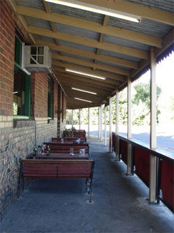 Railway Hotel - Melbourne Tourism 1