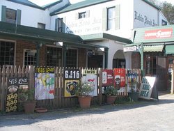 Robin Hood Hotel - Melbourne Tourism 1
